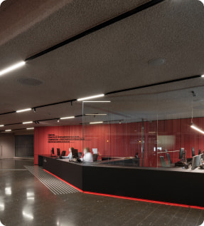 Interior de oficina de fundacion Caja navarra con detalles rojos